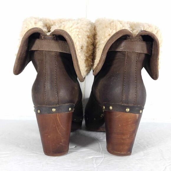 UGG Women's Lynnea US 7 Fold Over Leather Brown Shearling Cuff Clog Boot - Picture 11 of 12